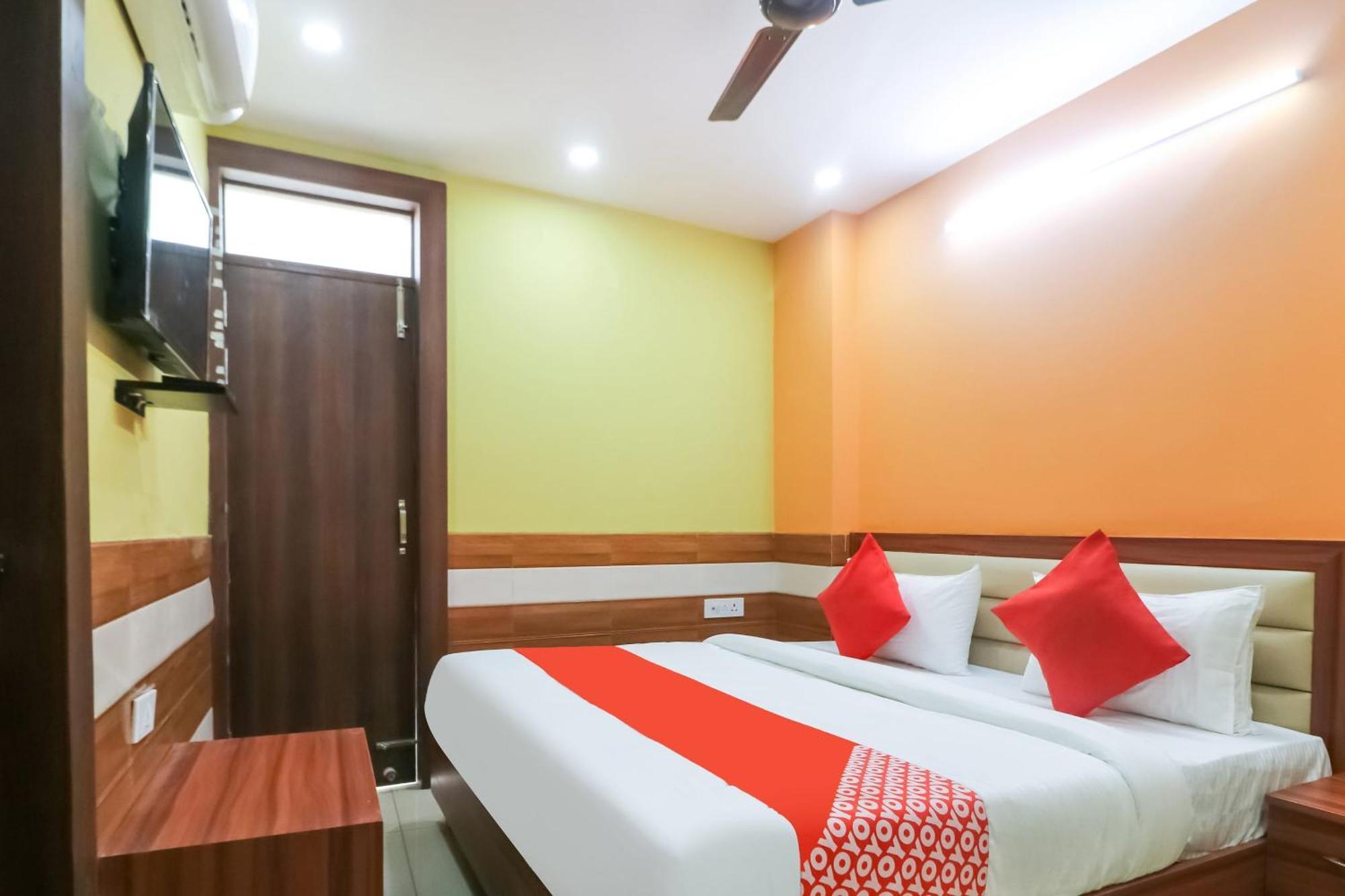 Hotel O Mayur Plaza 德里 外观 照片