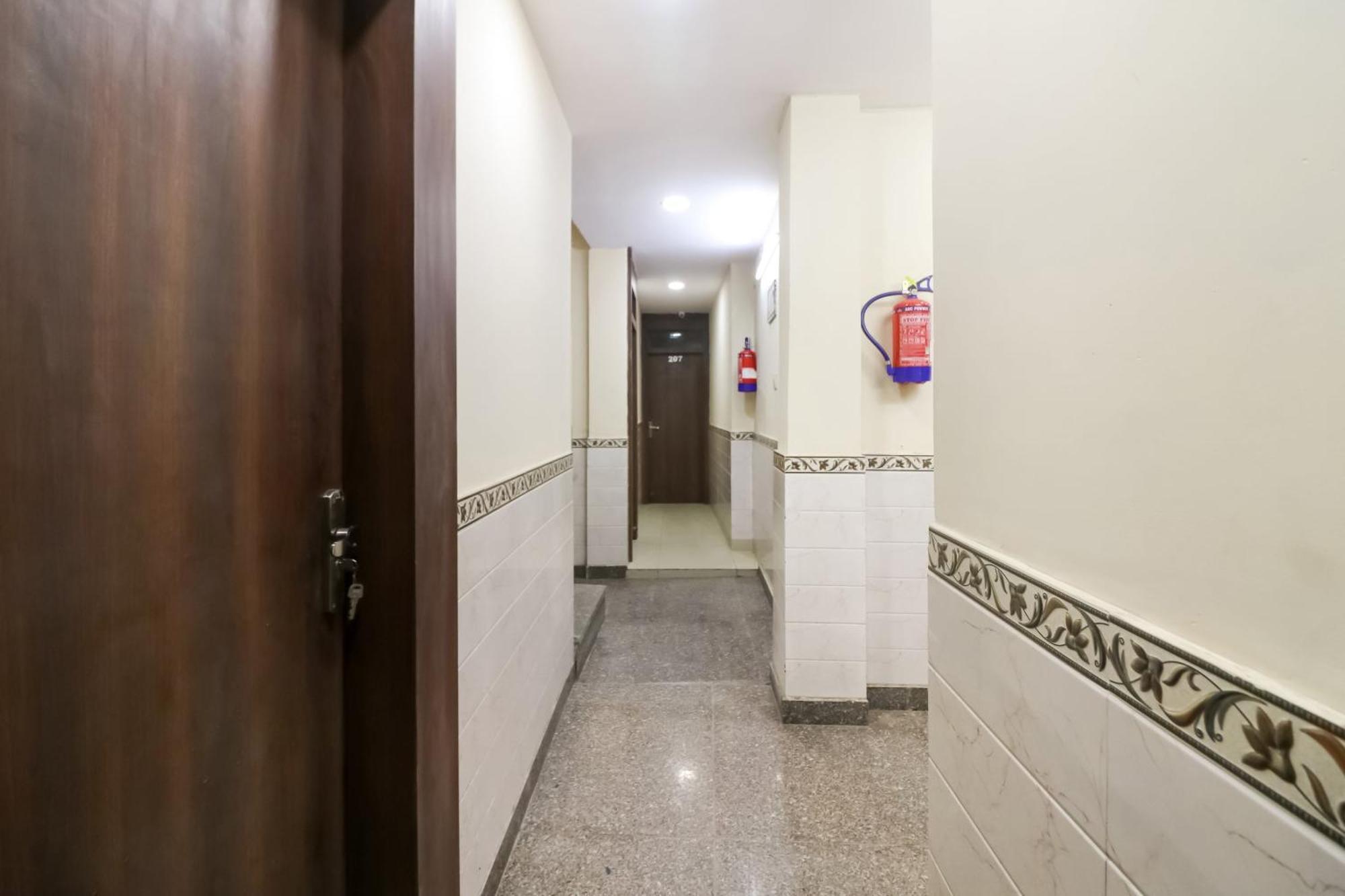 Hotel O Mayur Plaza 德里 外观 照片