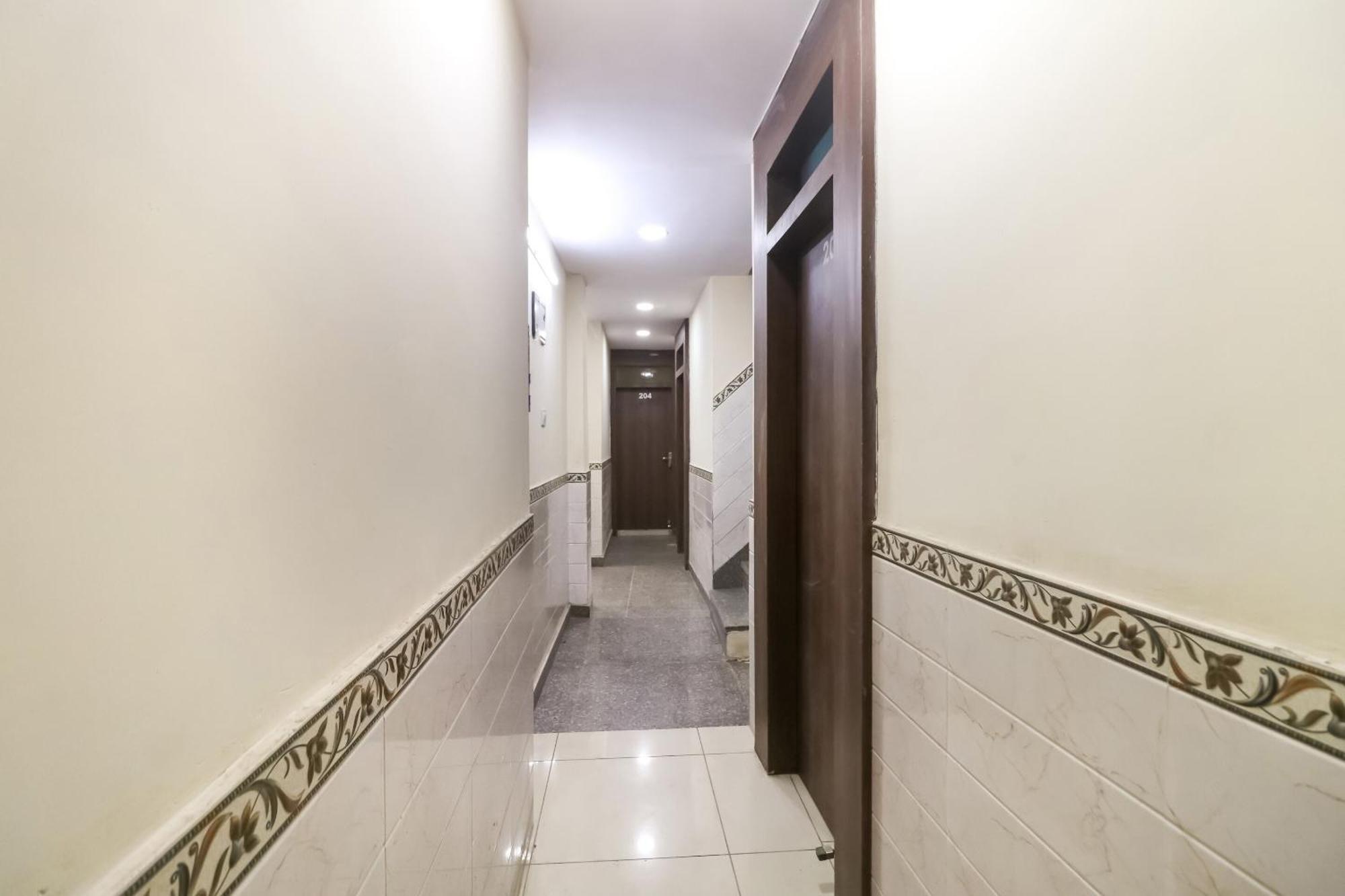 Hotel O Mayur Plaza 德里 外观 照片