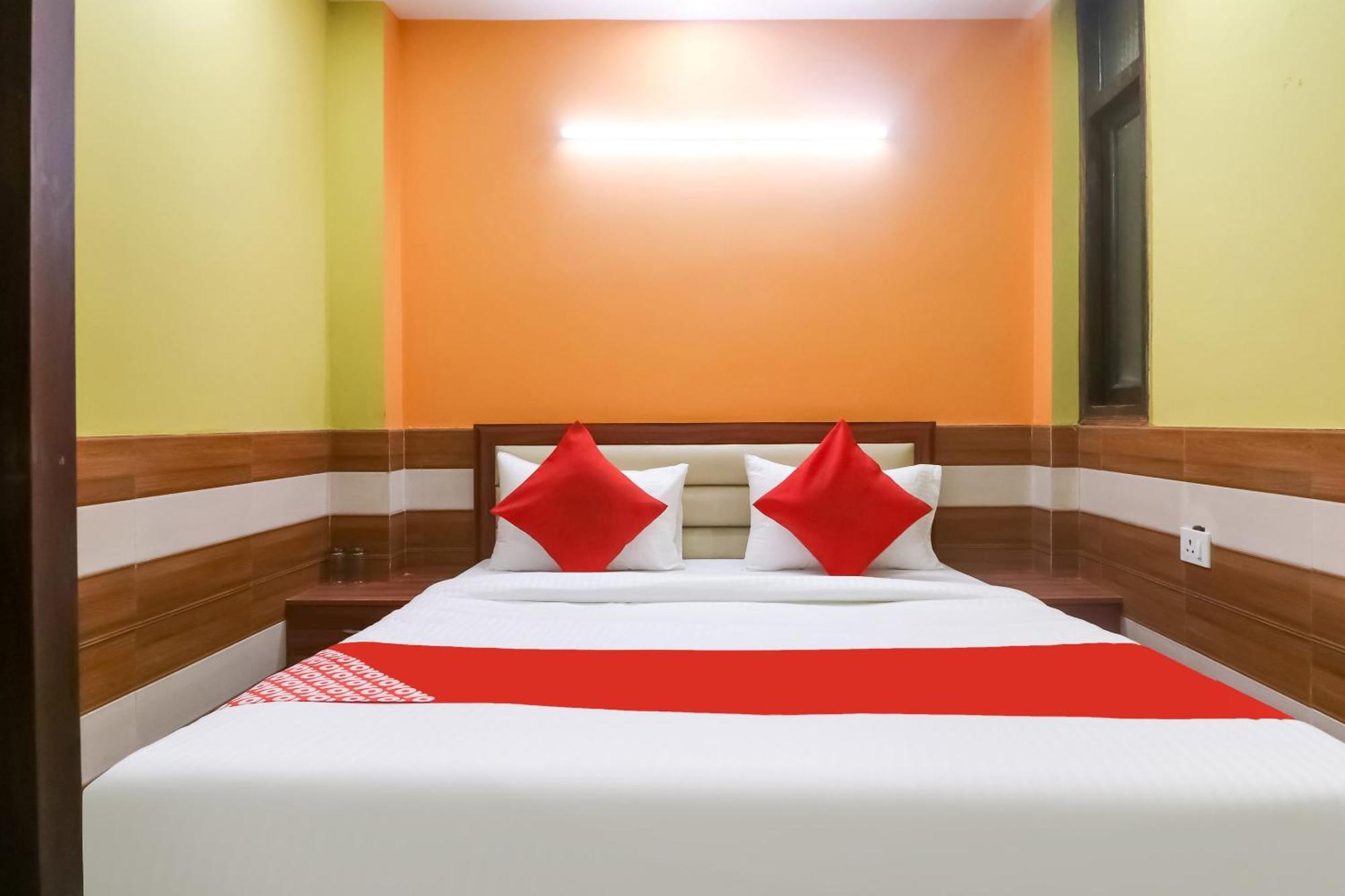 Hotel O Mayur Plaza 德里 外观 照片