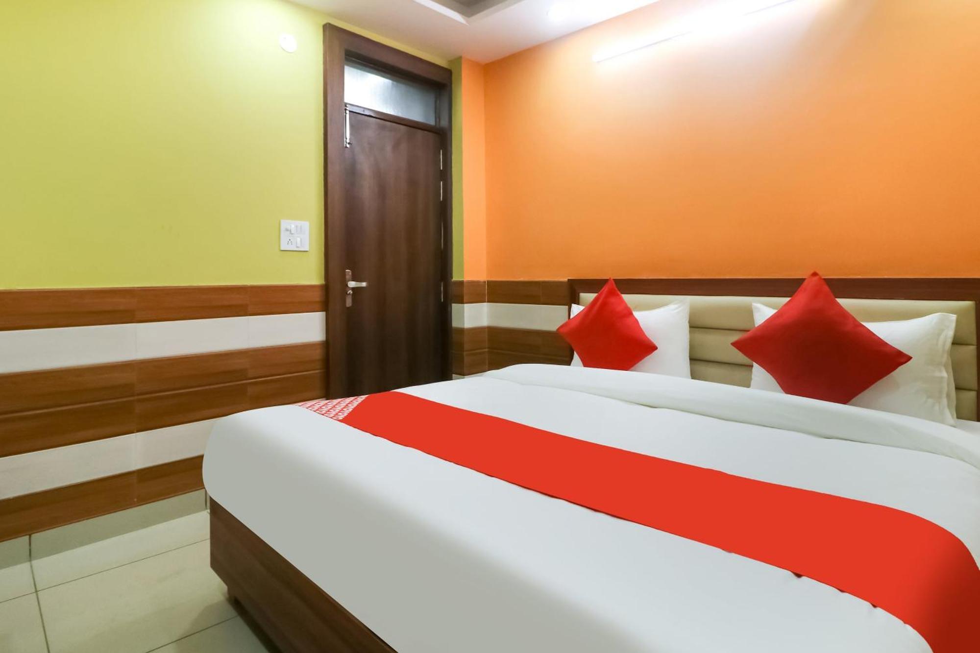 Hotel O Mayur Plaza 德里 外观 照片