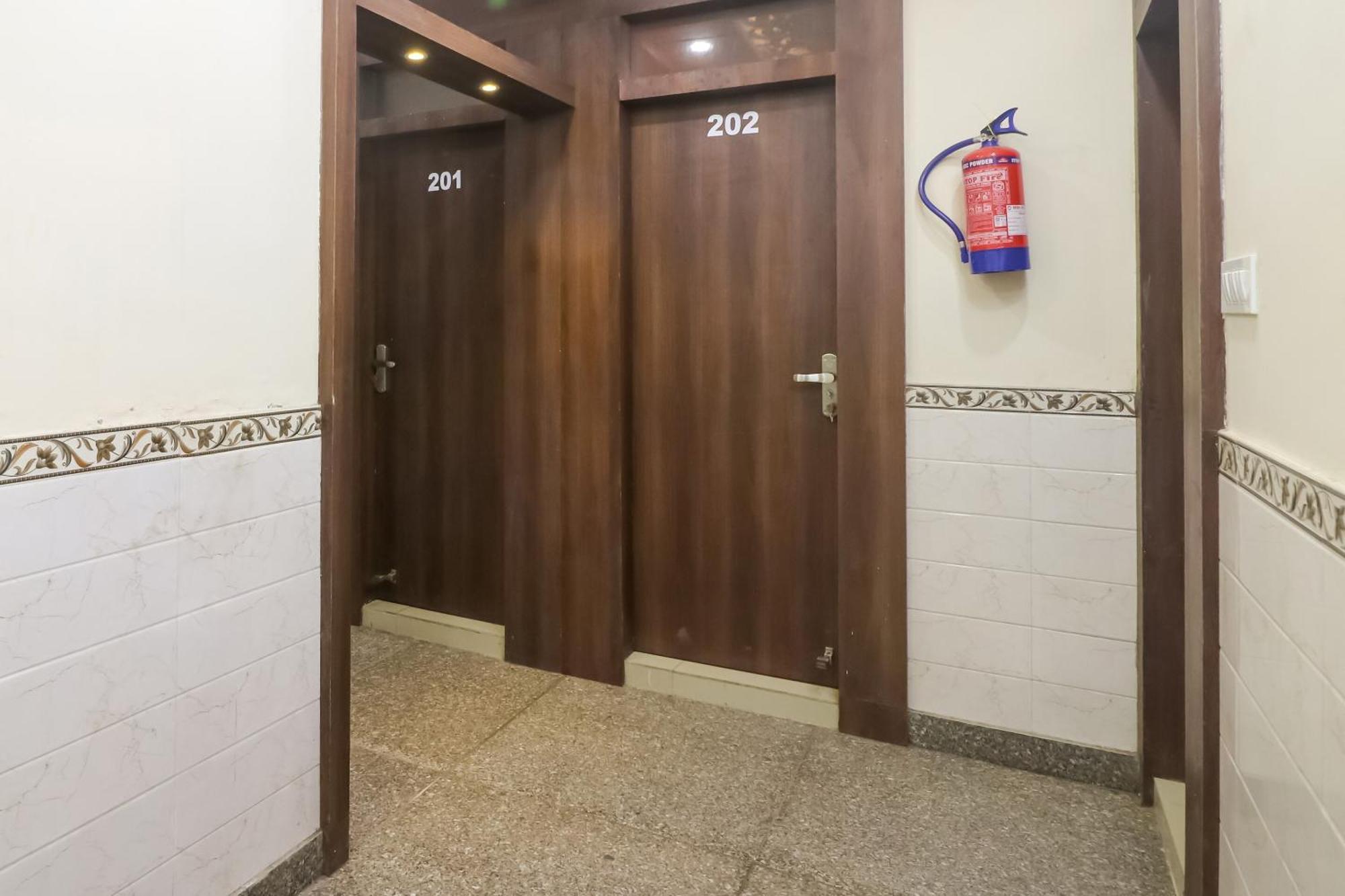 Hotel O Mayur Plaza 德里 外观 照片